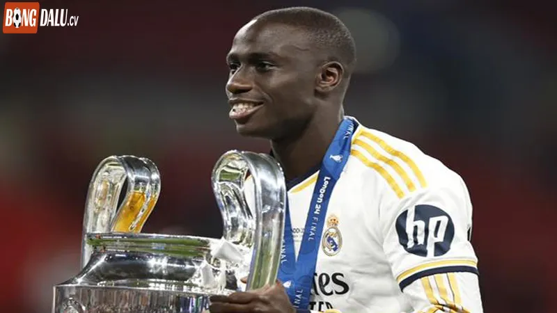 Thu Thach Cho Chang Duong Chinh Phuc Cup Chau Au Cua Real Madrid